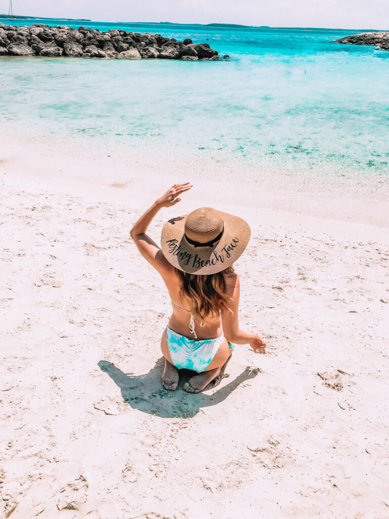 THE ULTIMATE BEACH VACATION PACKING GUIDE