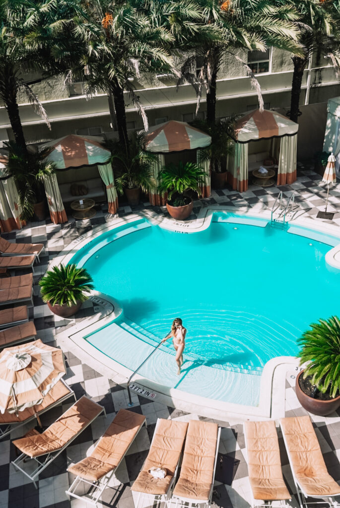 Plymouth Hotel Miami Pool