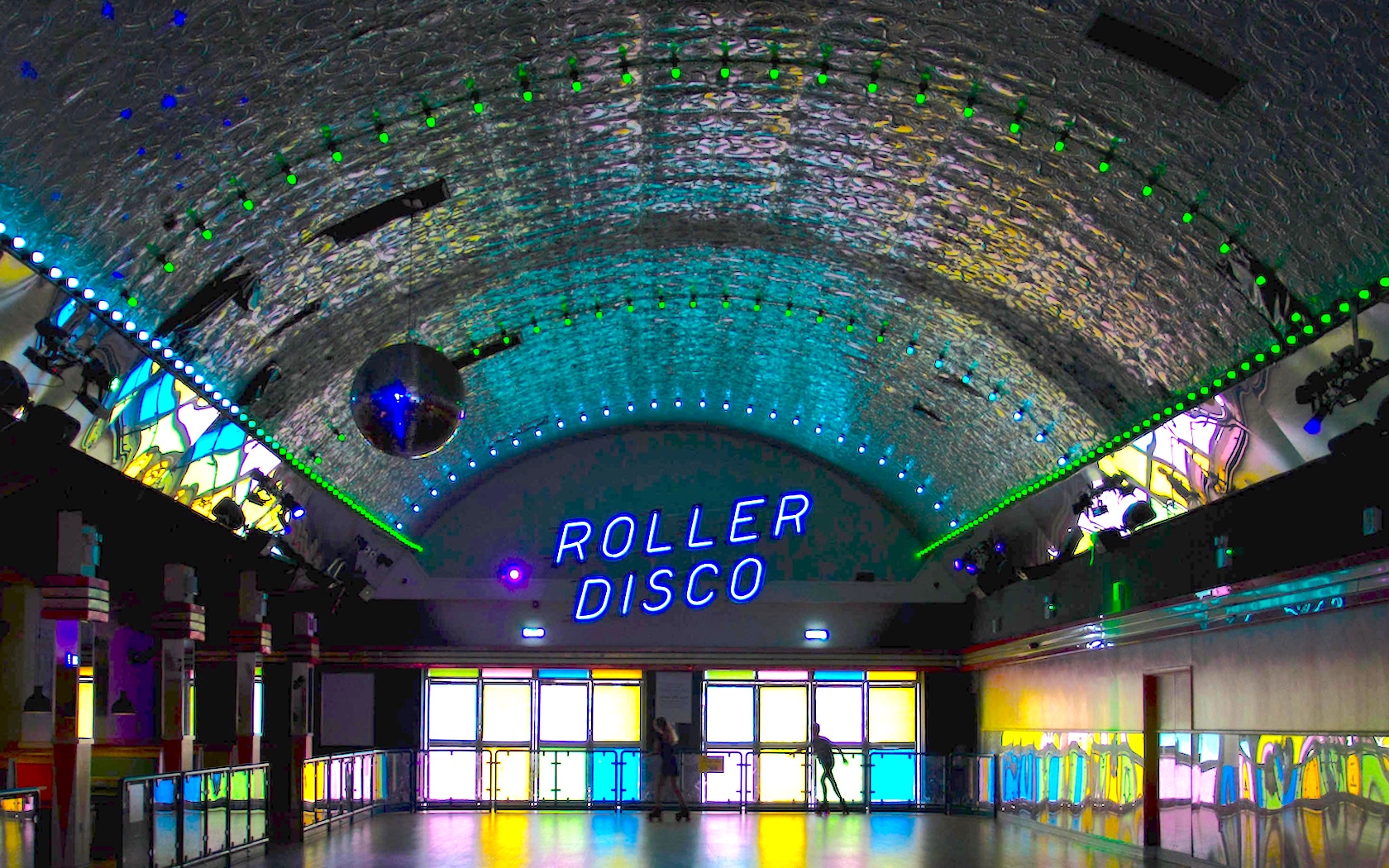 Roller Disco NYC | How to Celebrate 30th Birthday in NYC